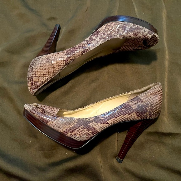Calvin Klein Brown Snakeskin Pattern Peep-Toe Heels - Picture 4 of 7